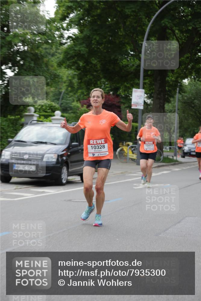 15.06.2025 - REWE Women's Run Jannik Wohlers http://msf.ph/oto/7935300 15.06.2025 08:25:55 Laufen 1043, 10328, 10417 meine-sportfotos.de