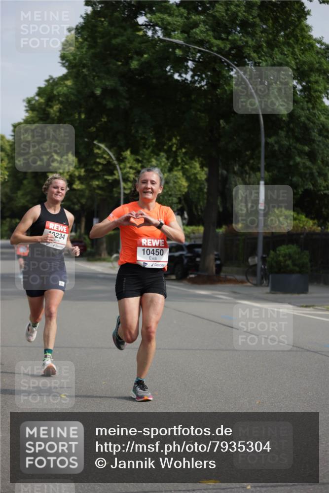 15.06.2025 - REWE Women's Run Jannik Wohlers http://msf.ph/oto/7935304 15.06.2025 08:40:23 Laufen 234, 10450 meine-sportfotos.de