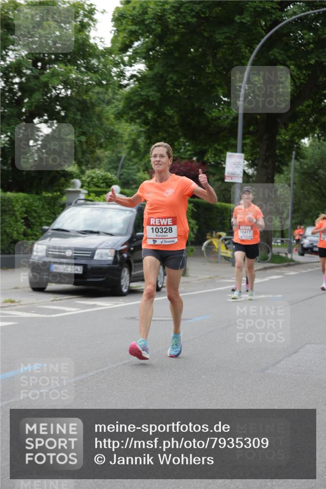 15.06.2025 - REWE Women's Run Jannik Wohlers http://msf.ph/oto/7935309 15.06.2025 08:25:56 Laufen 1043, 10328, 10417 meine-sportfotos.de