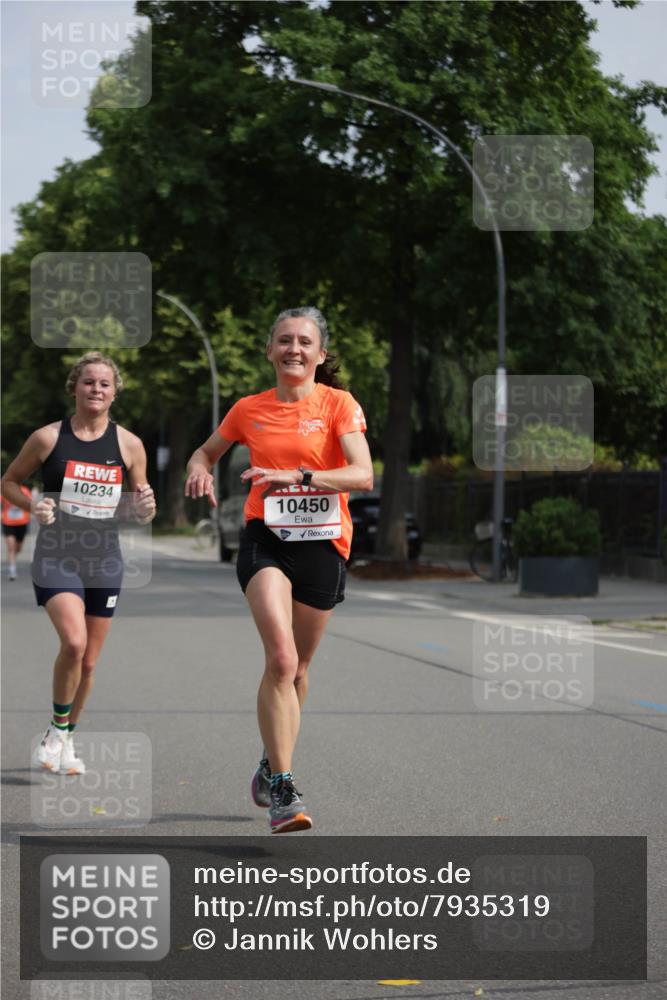 15.06.2025 - REWE Women's Run Jannik Wohlers http://msf.ph/oto/7935319 15.06.2025 08:40:23 Laufen 10234, 10450 meine-sportfotos.de