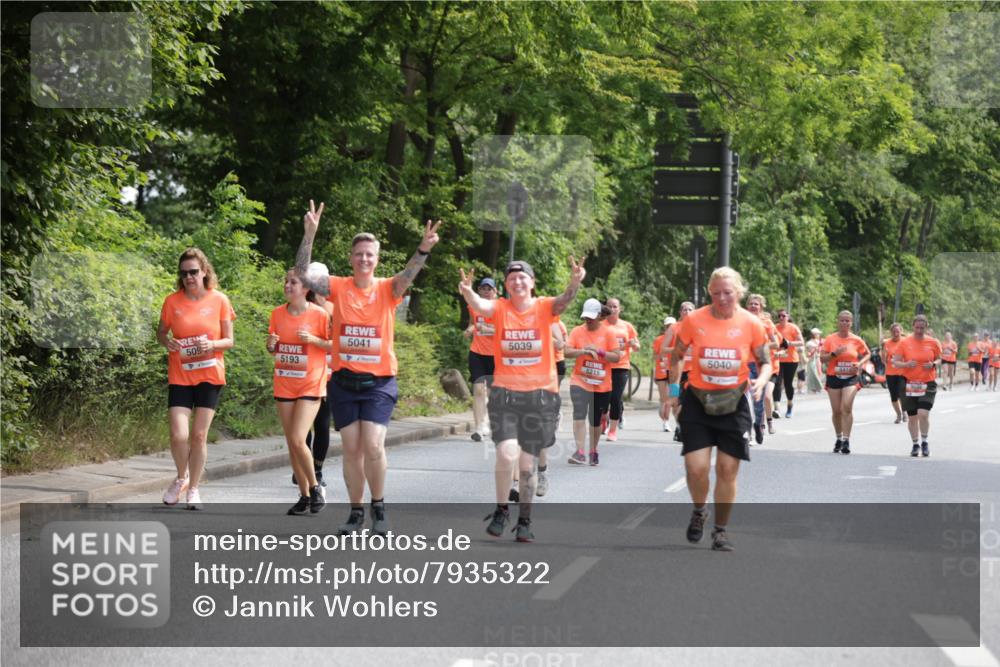 15.06.2025 - REWE Women's Run Jannik Wohlers http://msf.ph/oto/7935322 15.06.2025 10:12:44 Laufen 5041, 5039, 509, 5193, 5040, 541, 5215, 5198 meine-sportfotos.de