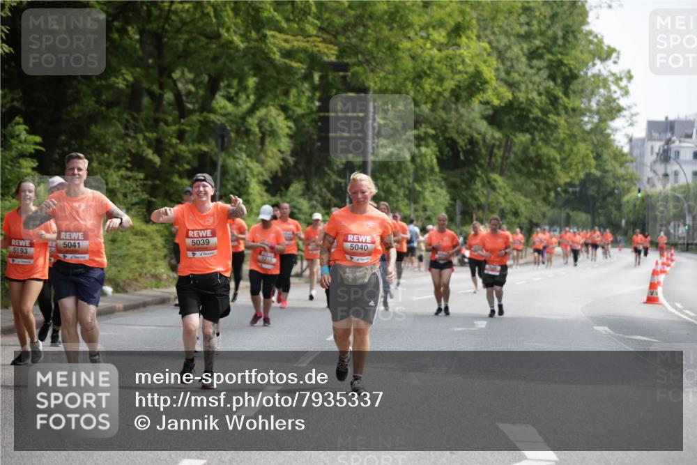 15.06.2025 - REWE Women's Run Jannik Wohlers http://msf.ph/oto/7935337 15.06.2025 10:12:45 Laufen 5041, 5193, 50, 5039, 5215, 5040 meine-sportfotos.de