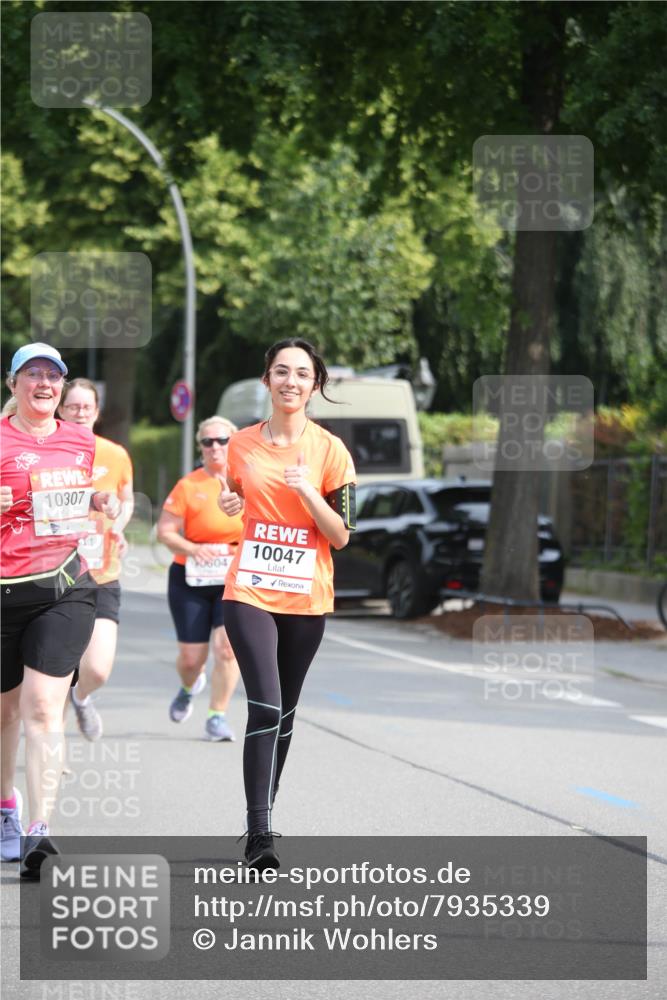 15.06.2025 - REWE Women's Run Jannik Wohlers http://msf.ph/oto/7935339 15.06.2025 09:53:04 Laufen 10307, 10047 meine-sportfotos.de