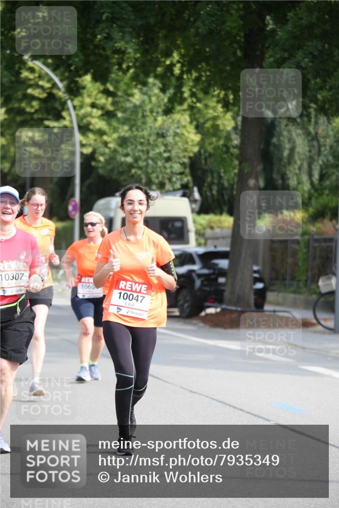 15.06.2025 - REWE Women's Run Jannik Wohlers http://msf.ph/oto/7935349 15.06.2025 09:53:04 Laufen 10307, 1060, 10047 meine-sportfotos.de