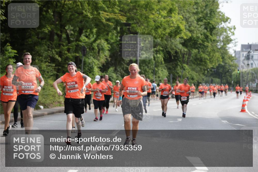 15.06.2025 - REWE Women's Run Jannik Wohlers http://msf.ph/oto/7935359 15.06.2025 10:12:45 Laufen 5193, 5041, 5039, 104, 5215, 5040 meine-sportfotos.de