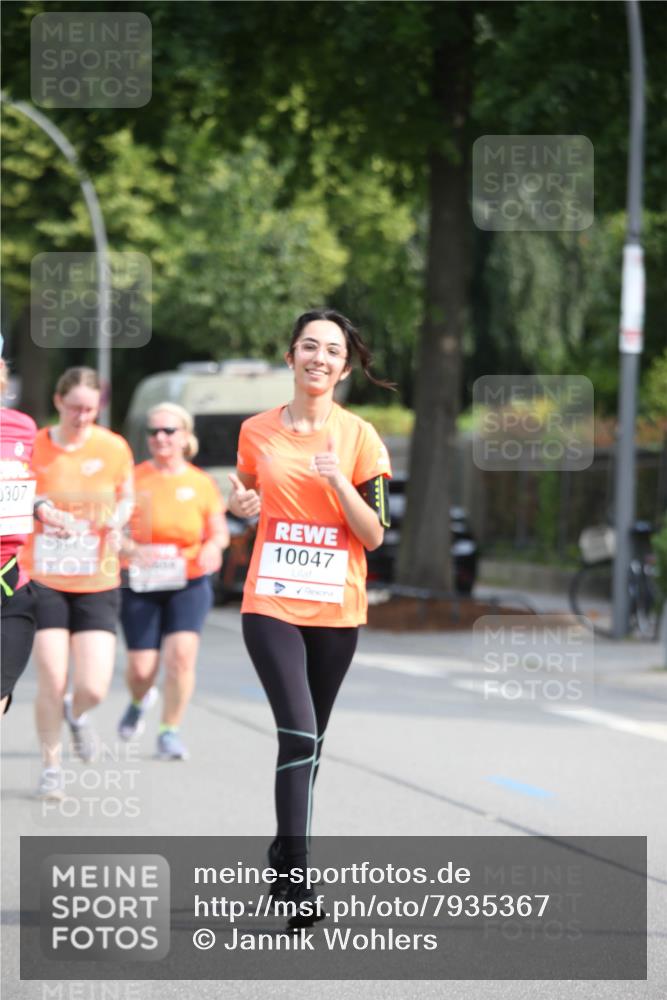 15.06.2025 - REWE Women's Run Jannik Wohlers http://msf.ph/oto/7935367 15.06.2025 09:53:05 Laufen 307, 10047 meine-sportfotos.de