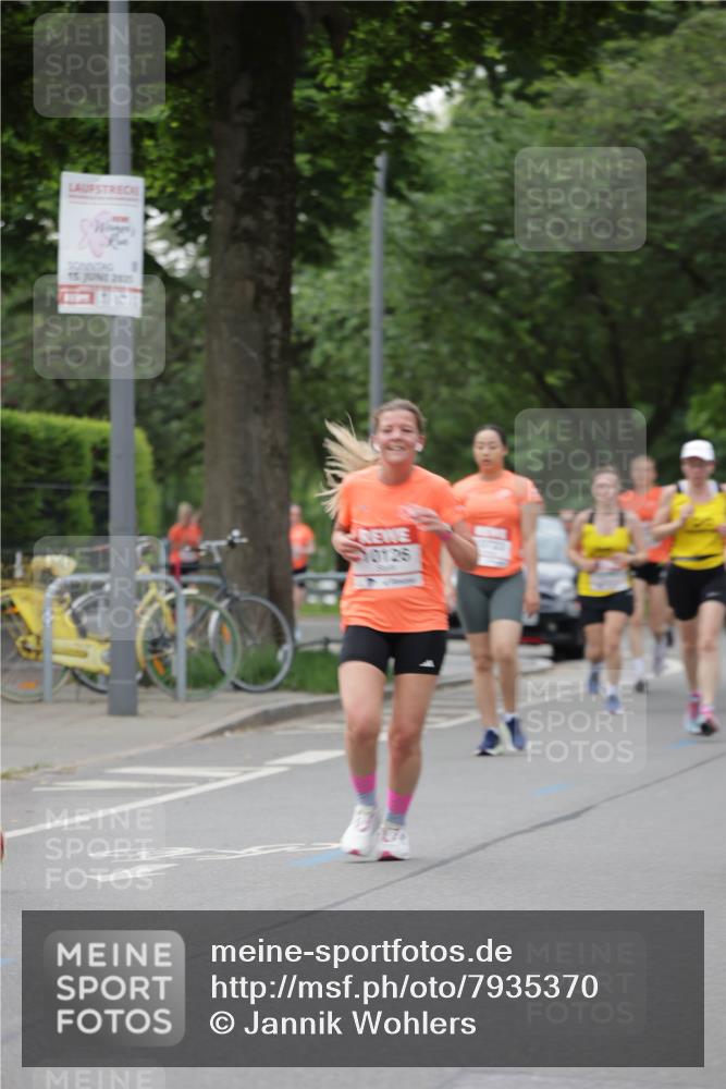 15.06.2025 - REWE Women's Run Jannik Wohlers http://msf.ph/oto/7935370 15.06.2025 08:25:57 Laufen 15, 2925, 10128 meine-sportfotos.de
