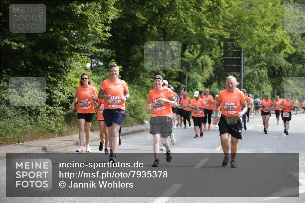 15.06.2025 - REWE Women's Run Jannik Wohlers http://msf.ph/oto/7935378 15.06.2025 10:12:46 Laufen 5094, 5041, 5, 5039, 5040, 5215, 5414 meine-sportfotos.de
