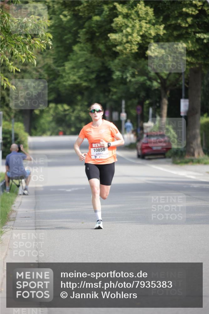 15.06.2025 - REWE Women's Run Jannik Wohlers http://msf.ph/oto/7935383 15.06.2025 08:40:27 Laufen 10858 meine-sportfotos.de