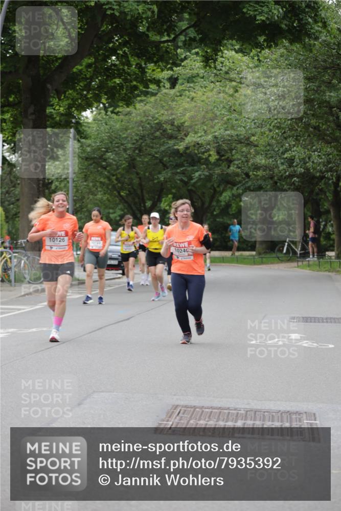 15.06.2025 - REWE Women's Run Jannik Wohlers http://msf.ph/oto/7935392 15.06.2025 08:25:58 Laufen 10126, 1024 meine-sportfotos.de