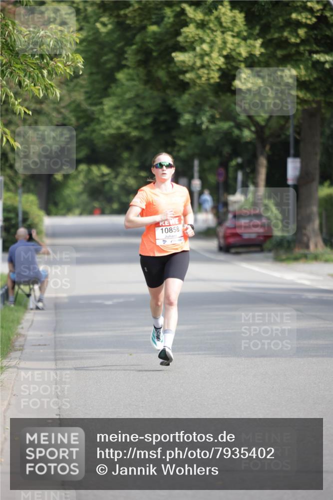 15.06.2025 - REWE Women's Run Jannik Wohlers http://msf.ph/oto/7935402 15.06.2025 08:40:27 Laufen 10858 meine-sportfotos.de