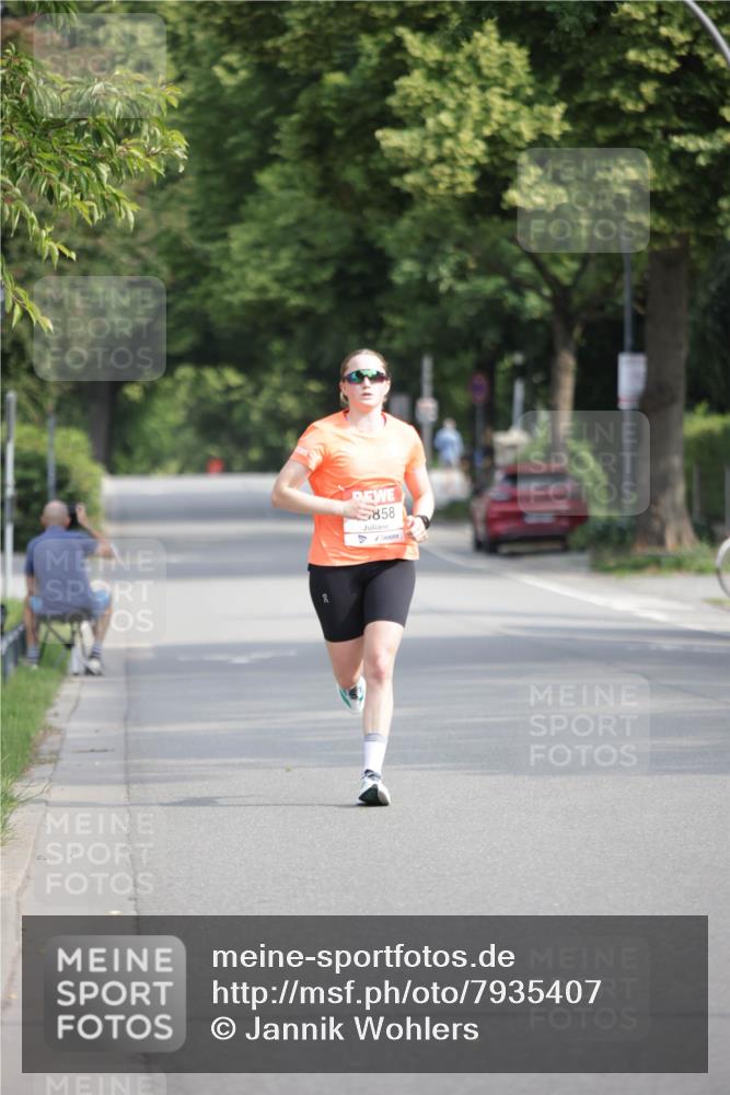 15.06.2025 - REWE Women's Run Jannik Wohlers http://msf.ph/oto/7935407 15.06.2025 08:40:27 Laufen 858 meine-sportfotos.de