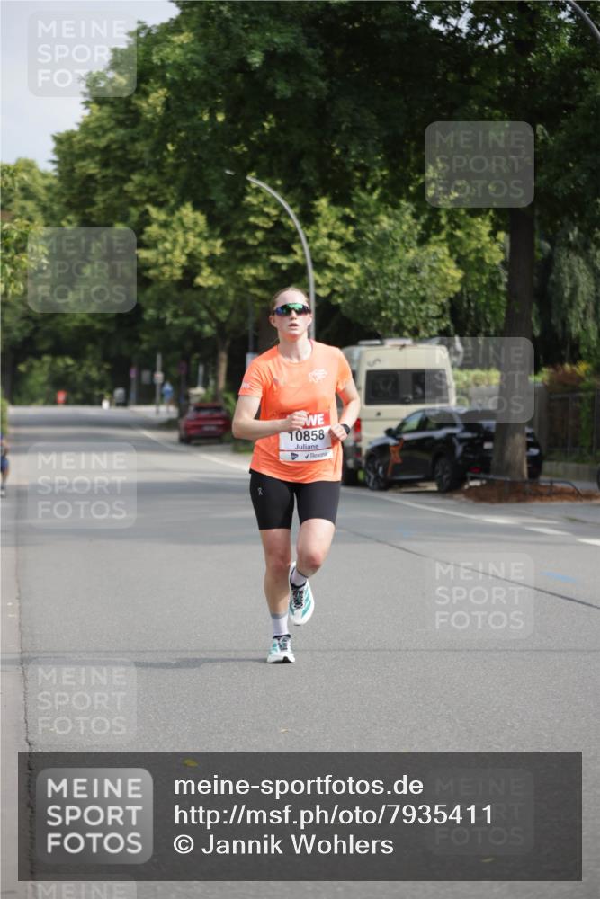 15.06.2025 - REWE Women's Run Jannik Wohlers http://msf.ph/oto/7935411 15.06.2025 08:40:30 Laufen 10858 meine-sportfotos.de