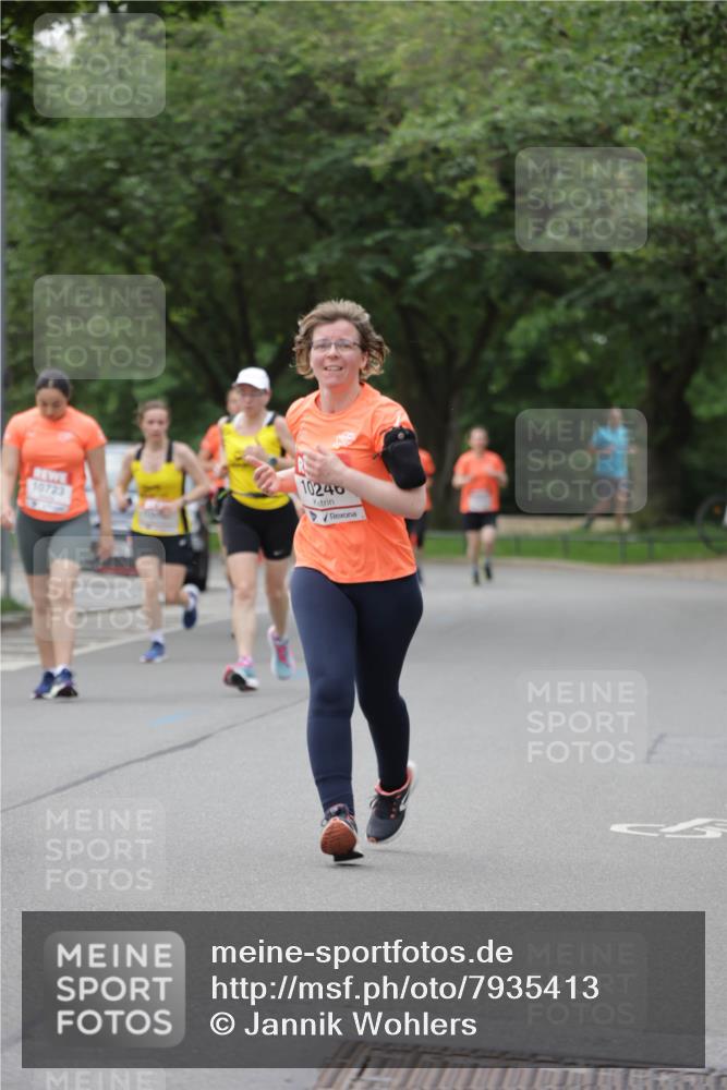 15.06.2025 - REWE Women's Run Jannik Wohlers http://msf.ph/oto/7935413 15.06.2025 08:25:58 Laufen 10246 meine-sportfotos.de