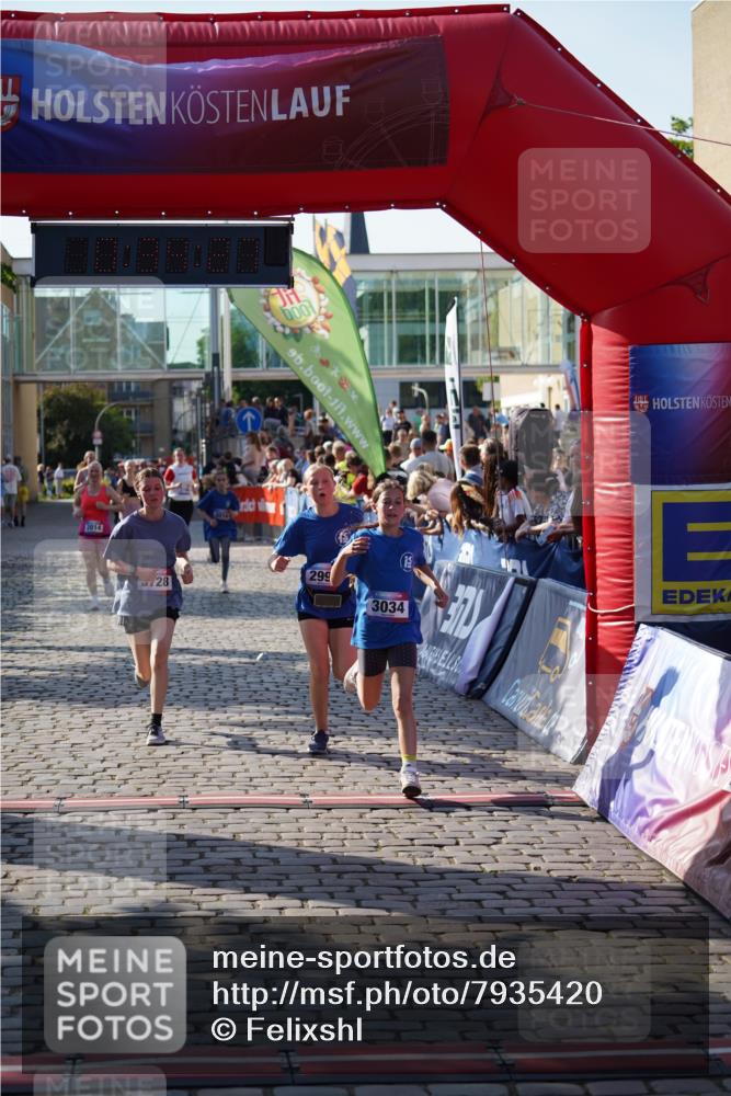 13.06.2025 - Holstenköstenlauf Felixshl http://msf.ph/oto/7935420 13.06.2025 18:04:28 Laufen 2014, 2990, 3014, 3034, 3709, 3728 meine-sportfotos.de
