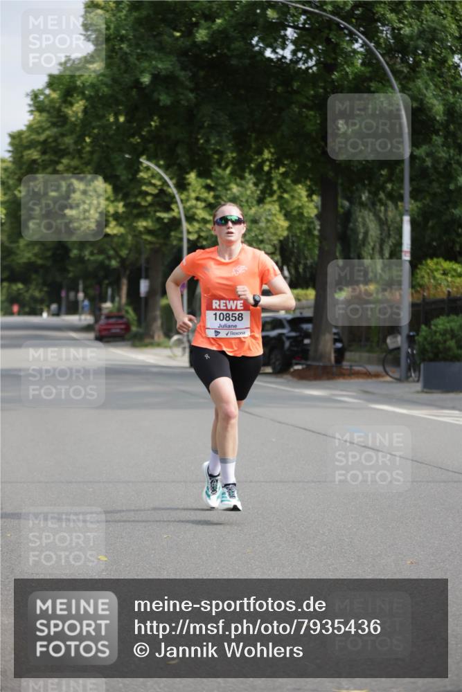 15.06.2025 - REWE Women's Run Jannik Wohlers http://msf.ph/oto/7935436 15.06.2025 08:40:30 Laufen 10858 meine-sportfotos.de