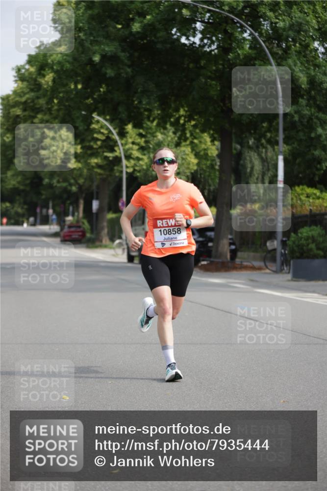 15.06.2025 - REWE Women's Run Jannik Wohlers http://msf.ph/oto/7935444 15.06.2025 08:40:31 Laufen 10858 meine-sportfotos.de