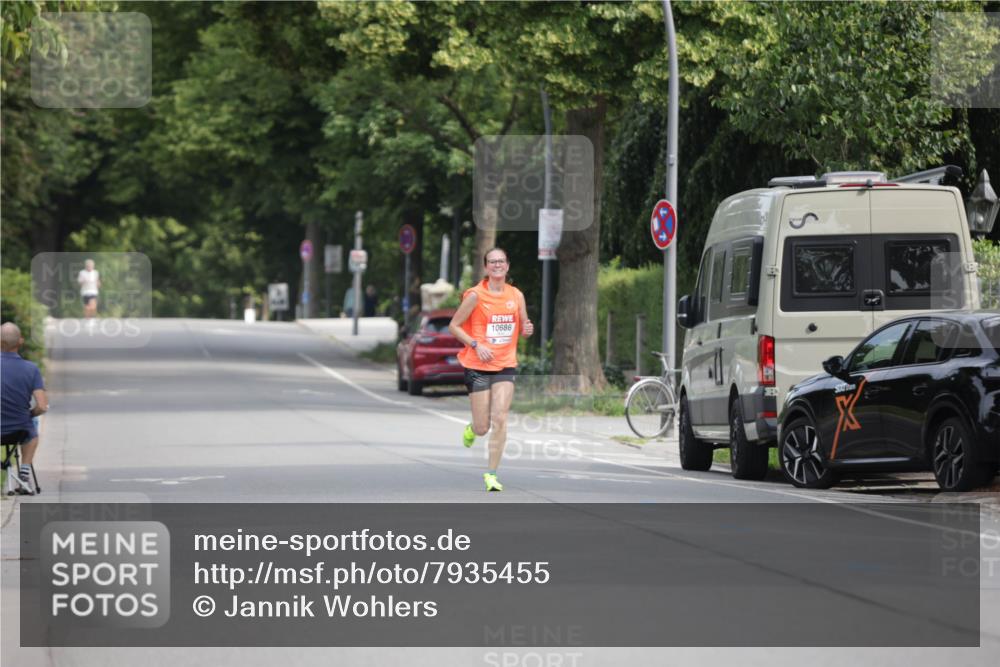 15.06.2025 - REWE Women's Run Jannik Wohlers http://msf.ph/oto/7935455 15.06.2025 08:41:06 Laufen 10686 meine-sportfotos.de