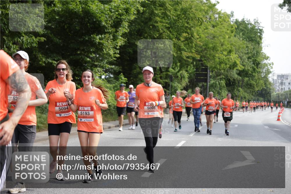 15.06.2025 - REWE Women's Run Jannik Wohlers http://msf.ph/oto/7935467 15.06.2025 10:12:51 Laufen 52, 5094, 5193, 5095, 5100 meine-sportfotos.de