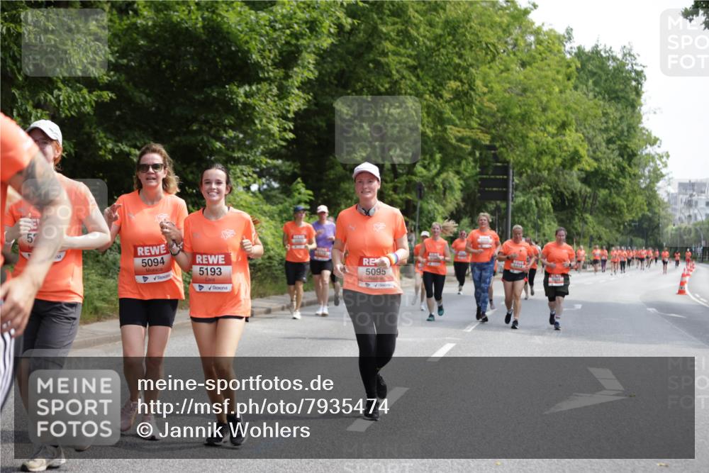 15.06.2025 - REWE Women's Run Jannik Wohlers http://msf.ph/oto/7935474 15.06.2025 10:12:51 Laufen 5094, 5193, 5095, 6414, 5108 meine-sportfotos.de