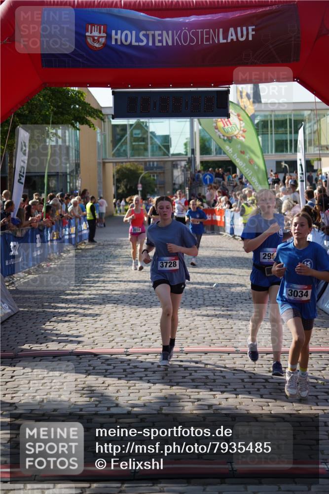 13.06.2025 - Holstenköstenlauf Felixshl http://msf.ph/oto/7935485 13.06.2025 18:04:29 Laufen 2014, 2718, 2806, 2990, 3014, 3034, 3709, 3728 meine-sportfotos.de