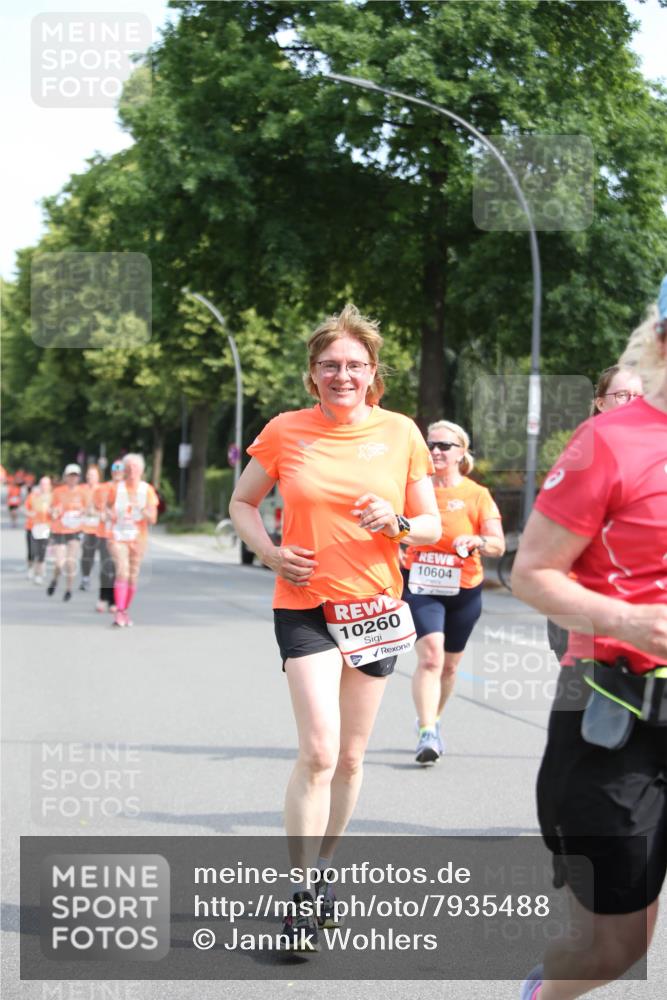 15.06.2025 - REWE Women's Run Jannik Wohlers http://msf.ph/oto/7935488 15.06.2025 09:53:08 Laufen 10260, 10604 meine-sportfotos.de