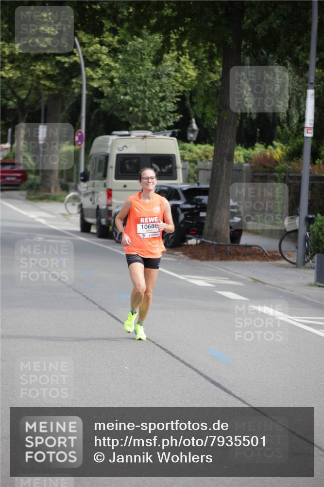15.06.2025 - REWE Women's Run Jannik Wohlers http://msf.ph/oto/7935501 15.06.2025 08:41:10 Laufen 10686, 15 meine-sportfotos.de