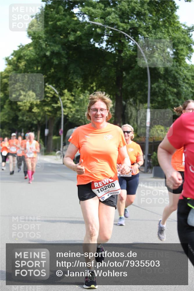 15.06.2025 - REWE Women's Run Jannik Wohlers http://msf.ph/oto/7935503 15.06.2025 09:53:08 Laufen 10260 meine-sportfotos.de