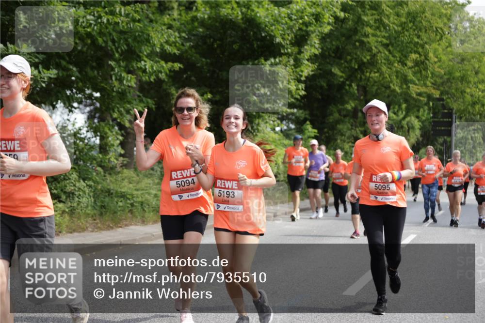 15.06.2025 - REWE Women's Run Jannik Wohlers http://msf.ph/oto/7935510 15.06.2025 10:12:51 Laufen 59, 5094, 5193, 5095 meine-sportfotos.de