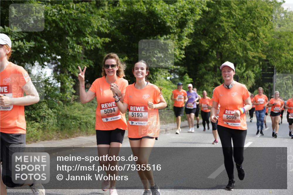 15.06.2025 - REWE Women's Run Jannik Wohlers http://msf.ph/oto/7935516 15.06.2025 10:12:51 Laufen 5094, 5193, 5095 meine-sportfotos.de