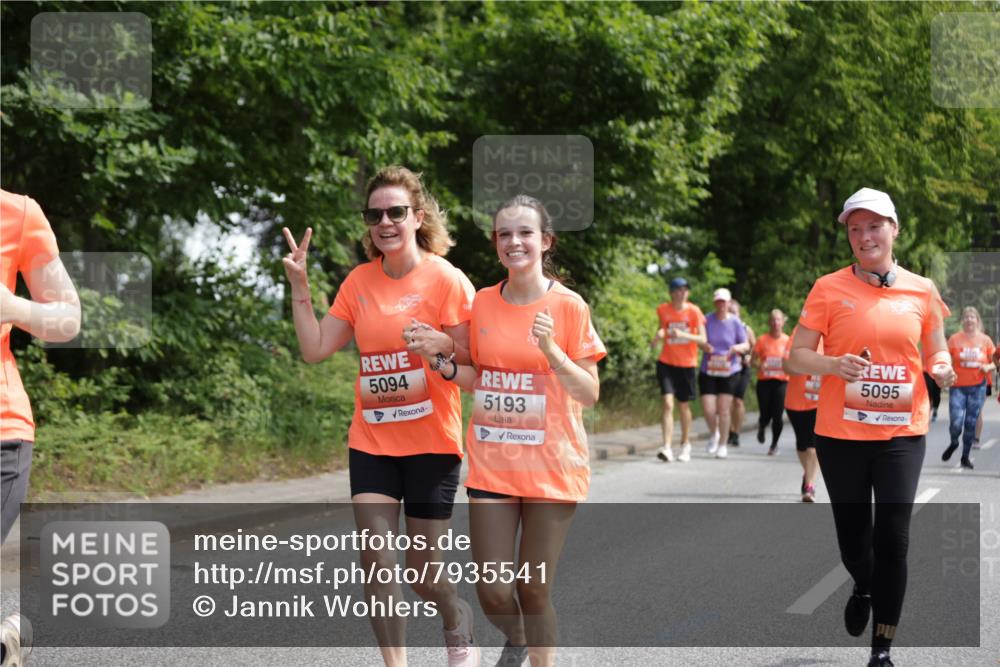 15.06.2025 - REWE Women's Run Jannik Wohlers http://msf.ph/oto/7935541 15.06.2025 10:12:52 Laufen 5094, 5193, 5095 meine-sportfotos.de