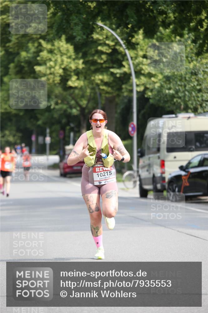 15.06.2025 - REWE Women's Run Jannik Wohlers http://msf.ph/oto/7935553 15.06.2025 09:53:20 Laufen 10215 meine-sportfotos.de
