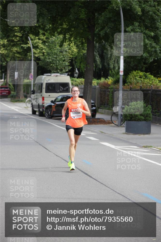 15.06.2025 - REWE Women's Run Jannik Wohlers http://msf.ph/oto/7935560 15.06.2025 08:41:11 Laufen 10686 meine-sportfotos.de