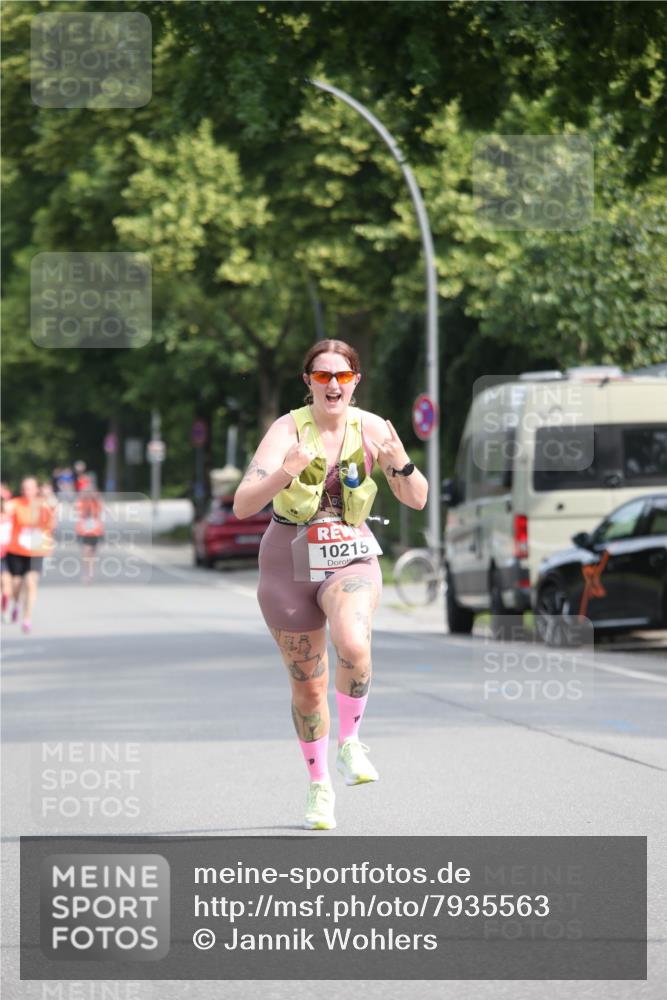 15.06.2025 - REWE Women's Run Jannik Wohlers http://msf.ph/oto/7935563 15.06.2025 09:53:20 Laufen 10215 meine-sportfotos.de
