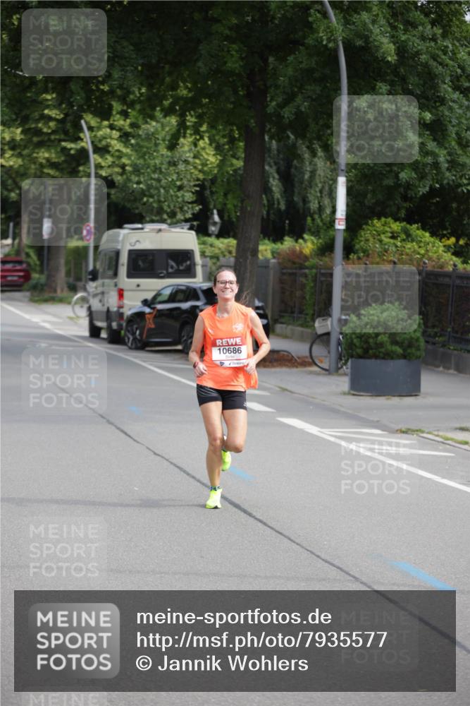 15.06.2025 - REWE Women's Run Jannik Wohlers http://msf.ph/oto/7935577 15.06.2025 08:41:11 Laufen 10686 meine-sportfotos.de