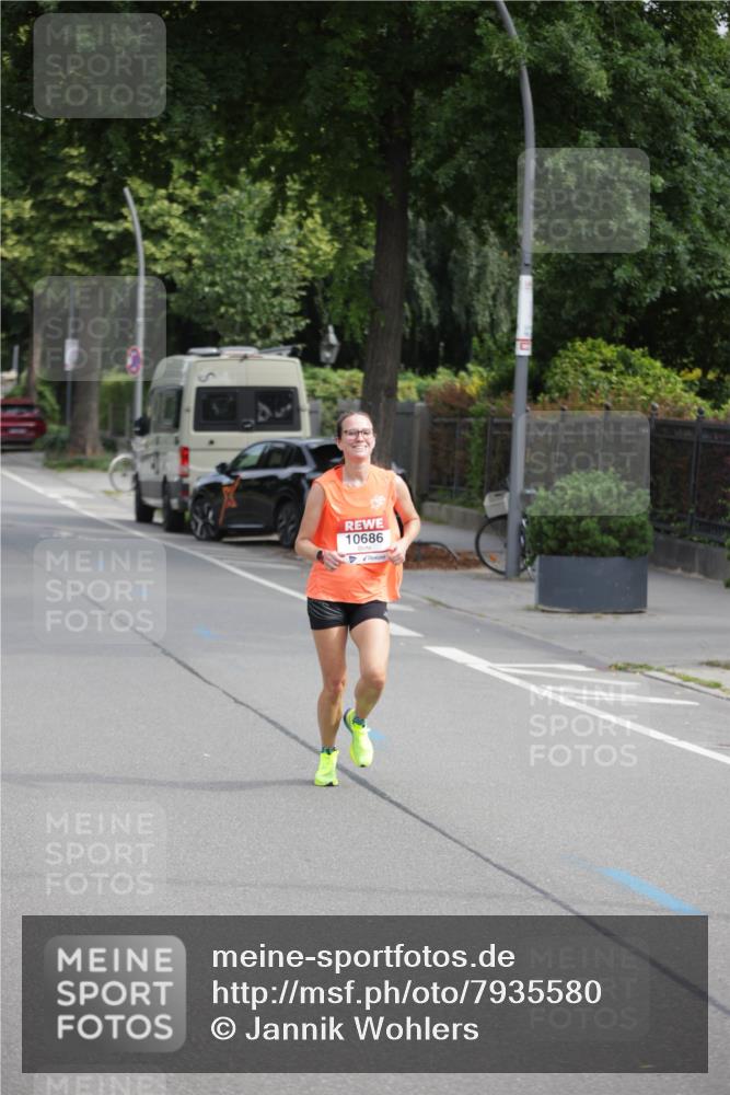 15.06.2025 - REWE Women's Run Jannik Wohlers http://msf.ph/oto/7935580 15.06.2025 08:41:11 Laufen 10686 meine-sportfotos.de