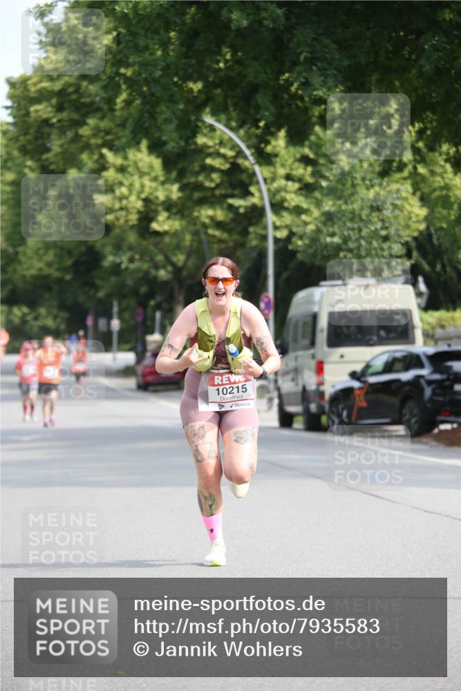 15.06.2025 - REWE Women's Run Jannik Wohlers http://msf.ph/oto/7935583 15.06.2025 09:53:20 Laufen 10215 meine-sportfotos.de