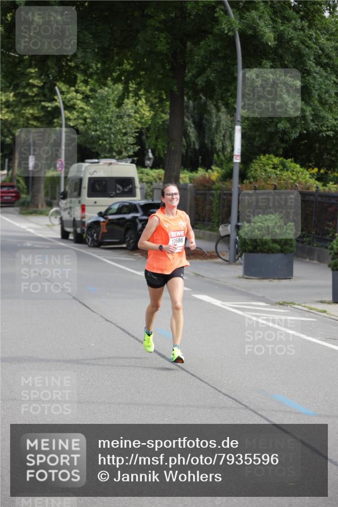 15.06.2025 - REWE Women's Run Jannik Wohlers http://msf.ph/oto/7935596 15.06.2025 08:41:11 Laufen  meine-sportfotos.de