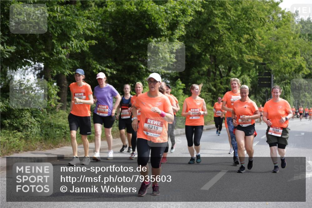 15.06.2025 - REWE Women's Run Jannik Wohlers http://msf.ph/oto/7935603 15.06.2025 10:12:56 Laufen 057, 5178, 5583, 5215, 5055, 505, 5198 meine-sportfotos.de