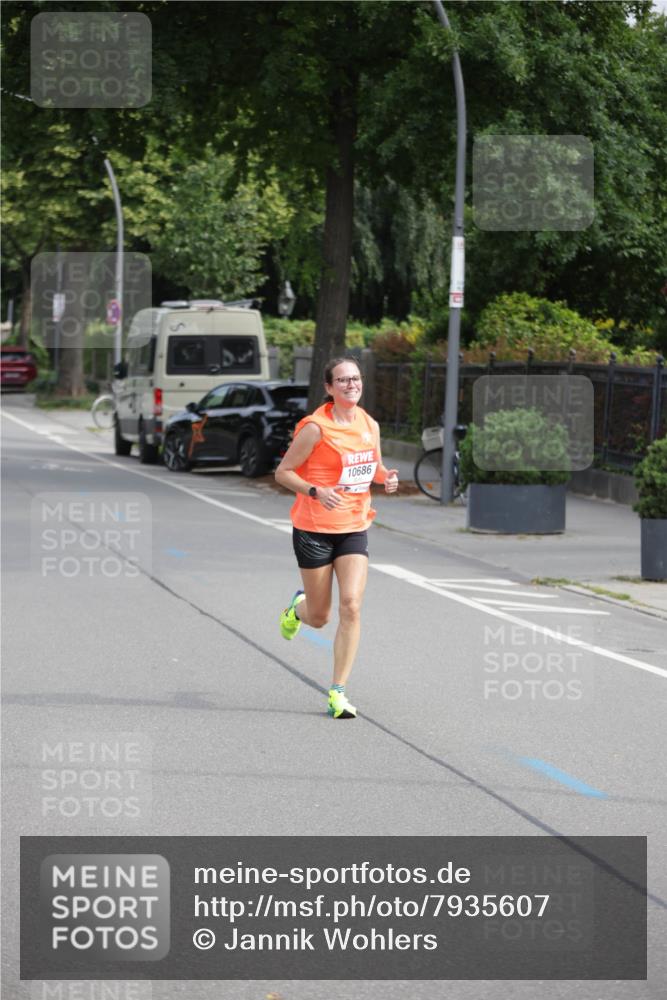 15.06.2025 - REWE Women's Run Jannik Wohlers http://msf.ph/oto/7935607 15.06.2025 08:41:12 Laufen  meine-sportfotos.de