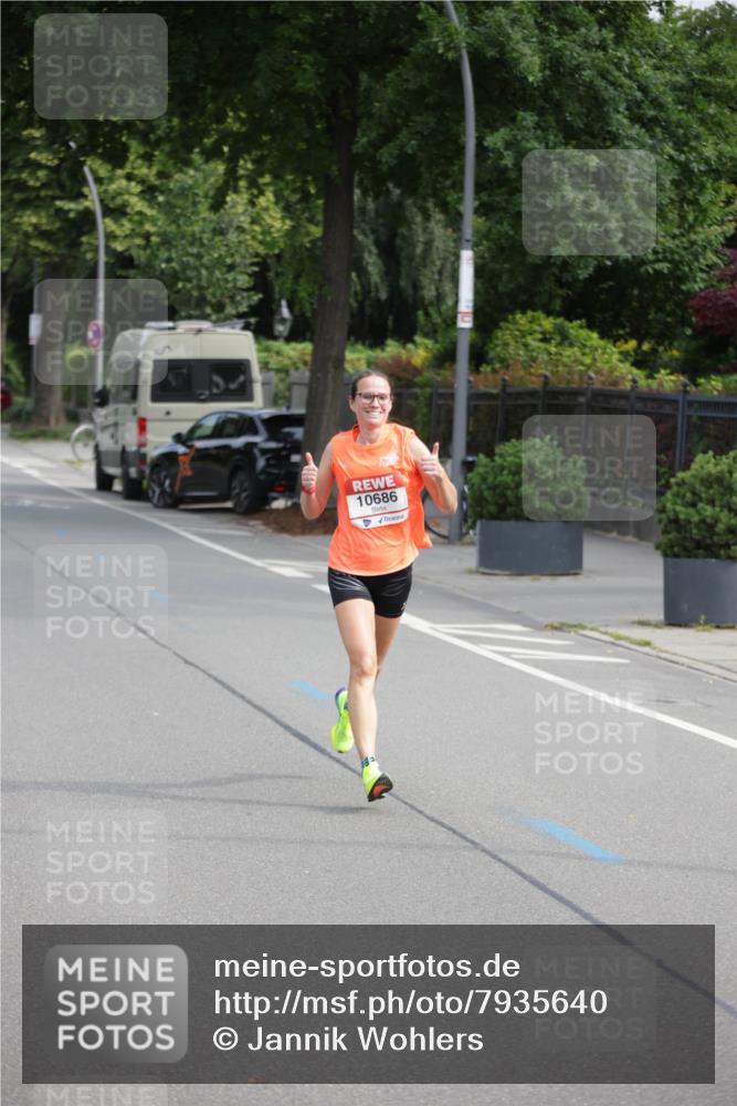 15.06.2025 - REWE Women's Run Jannik Wohlers http://msf.ph/oto/7935640 15.06.2025 08:41:12 Laufen 10686 meine-sportfotos.de