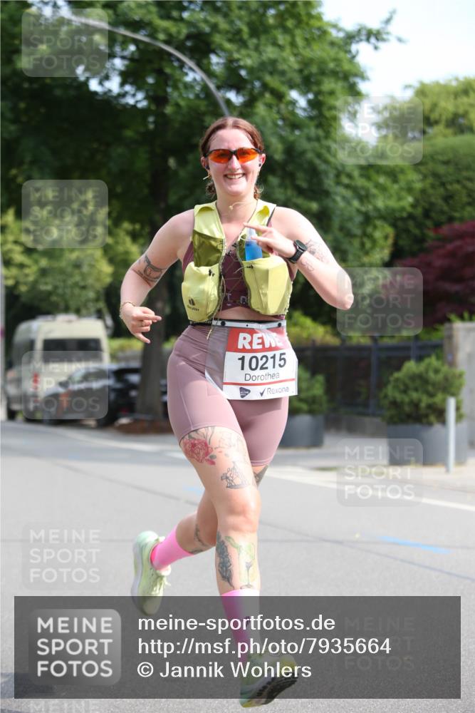 15.06.2025 - REWE Women's Run Jannik Wohlers http://msf.ph/oto/7935664 15.06.2025 09:53:22 Laufen 10215 meine-sportfotos.de