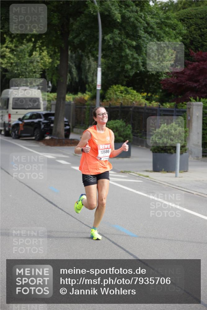 15.06.2025 - REWE Women's Run Jannik Wohlers http://msf.ph/oto/7935706 15.06.2025 08:41:12 Laufen 10686 meine-sportfotos.de