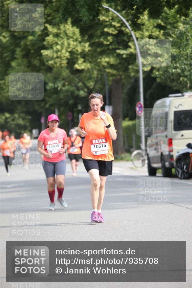 15.06.2025 - REWE Women's Run Jannik Wohlers http://msf.ph/oto/7935708 15.06.2025 09:53:32 Laufen 10835, 10515 meine-sportfotos.de