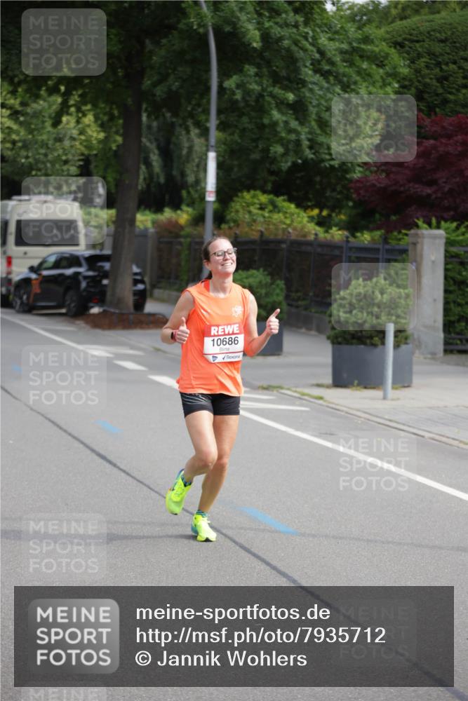 15.06.2025 - REWE Women's Run Jannik Wohlers http://msf.ph/oto/7935712 15.06.2025 08:41:12 Laufen 10686 meine-sportfotos.de
