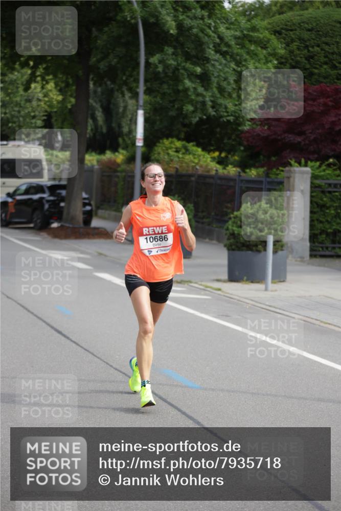 15.06.2025 - REWE Women's Run Jannik Wohlers http://msf.ph/oto/7935718 15.06.2025 08:41:12 Laufen 10686 meine-sportfotos.de