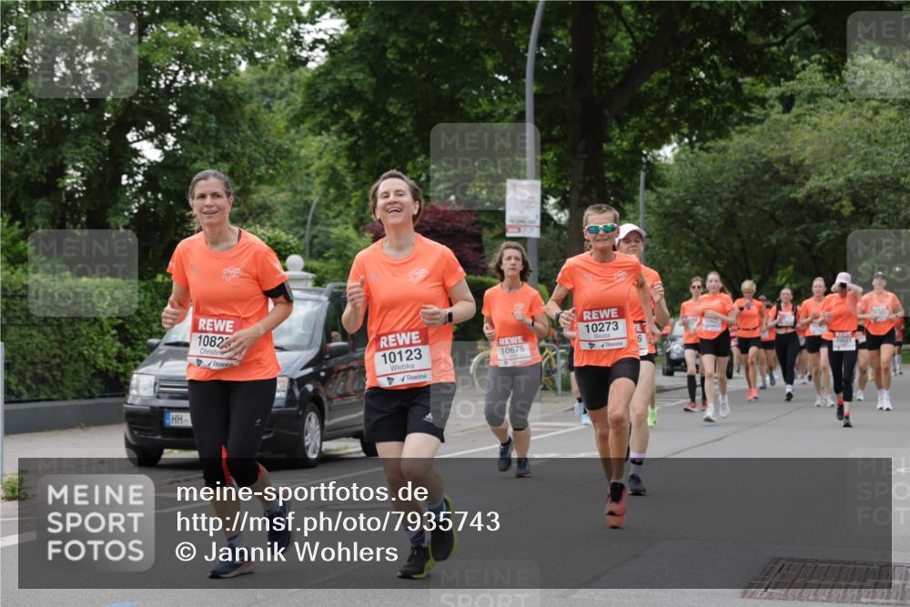 15.06.2025 - REWE Women's Run Jannik Wohlers http://msf.ph/oto/7935743 15.06.2025 08:26:15 Laufen 1082, 10123, 10675, 10273, 6, 10621 meine-sportfotos.de
