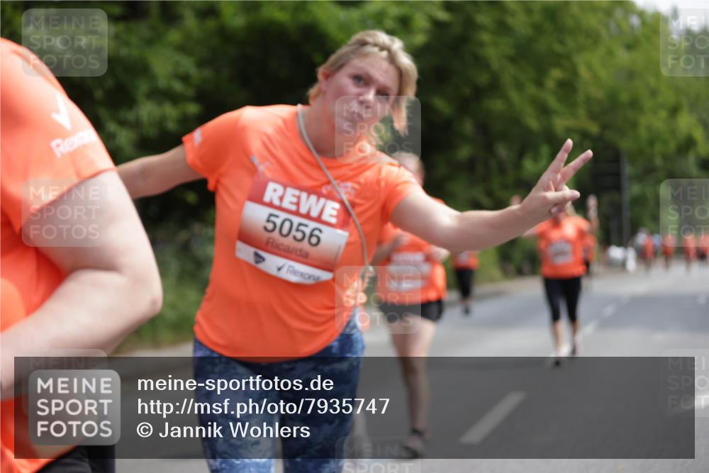 15.06.2025 - REWE Women's Run Jannik Wohlers http://msf.ph/oto/7935747 15.06.2025 10:13:00 Laufen 5056 meine-sportfotos.de