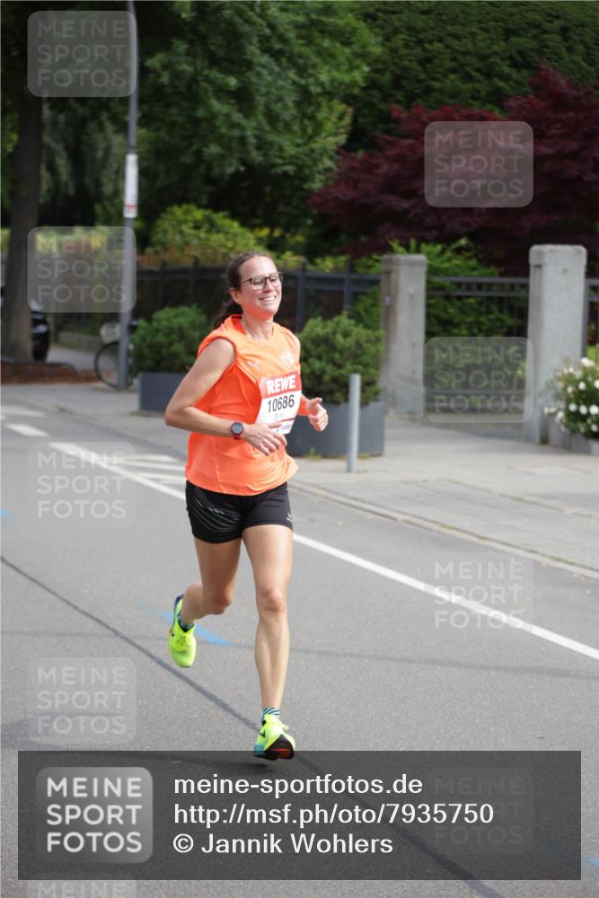 15.06.2025 - REWE Women's Run Jannik Wohlers http://msf.ph/oto/7935750 15.06.2025 08:41:13 Laufen 10686 meine-sportfotos.de