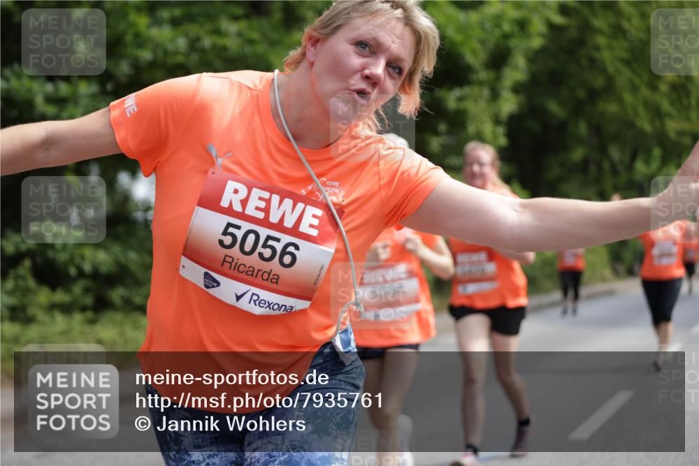 15.06.2025 - REWE Women's Run Jannik Wohlers http://msf.ph/oto/7935761 15.06.2025 10:13:00 Laufen 5056, 5306 meine-sportfotos.de